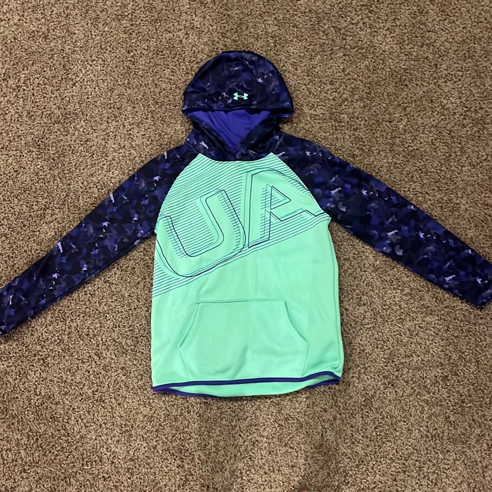 Under Armour sweatshirt